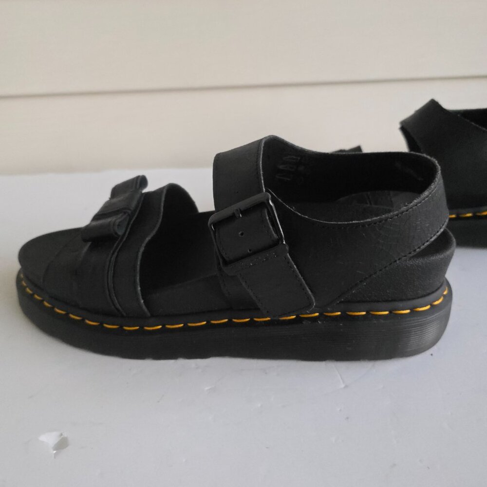 Doc Marten's Romi Crackle black leather sandals - Picture 6 of 12